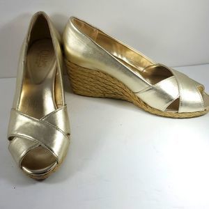 Chaps‎ (NWOT) Dakoda Wedge Sandals (S526)